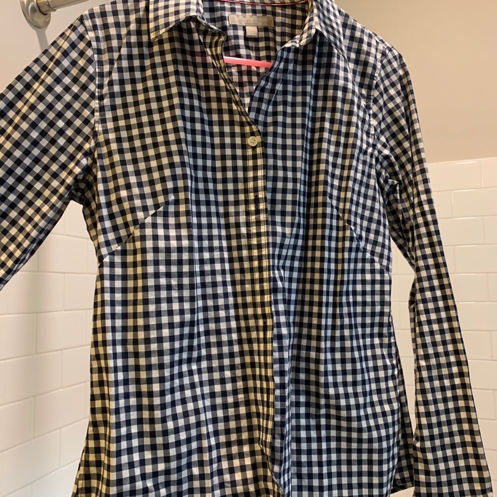 FITTED BUTTON DOWN DRESS SHIRT